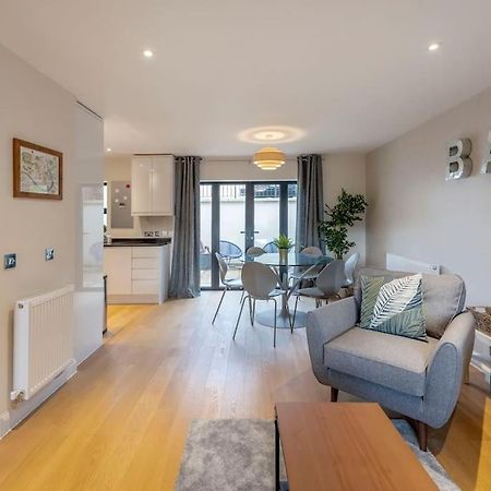 バース Fantastic 3-Bed House With Parkingヴィラ エクステリア 写真