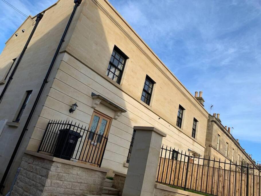 バース Fantastic 3-Bed House With Parkingヴィラ エクステリア 写真